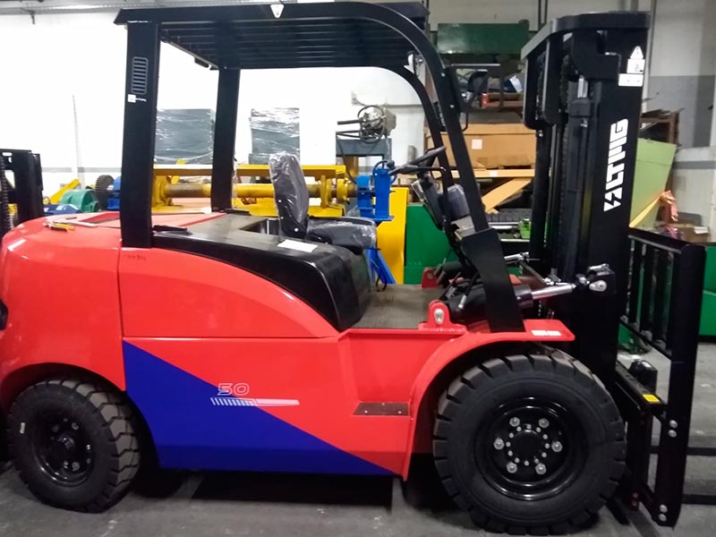 Autoelevador LTMG 5 tns